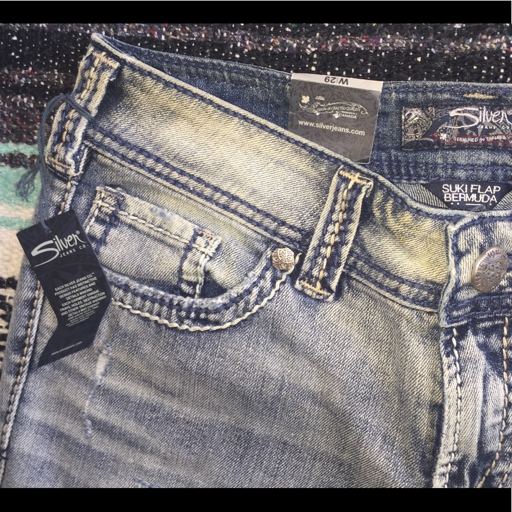 Seven Jeans NWT- Suki Bermuda Flap- W29